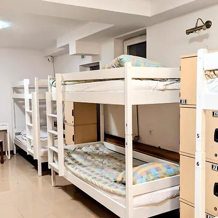 Ursus Mens Only - Self Check-in Hostel